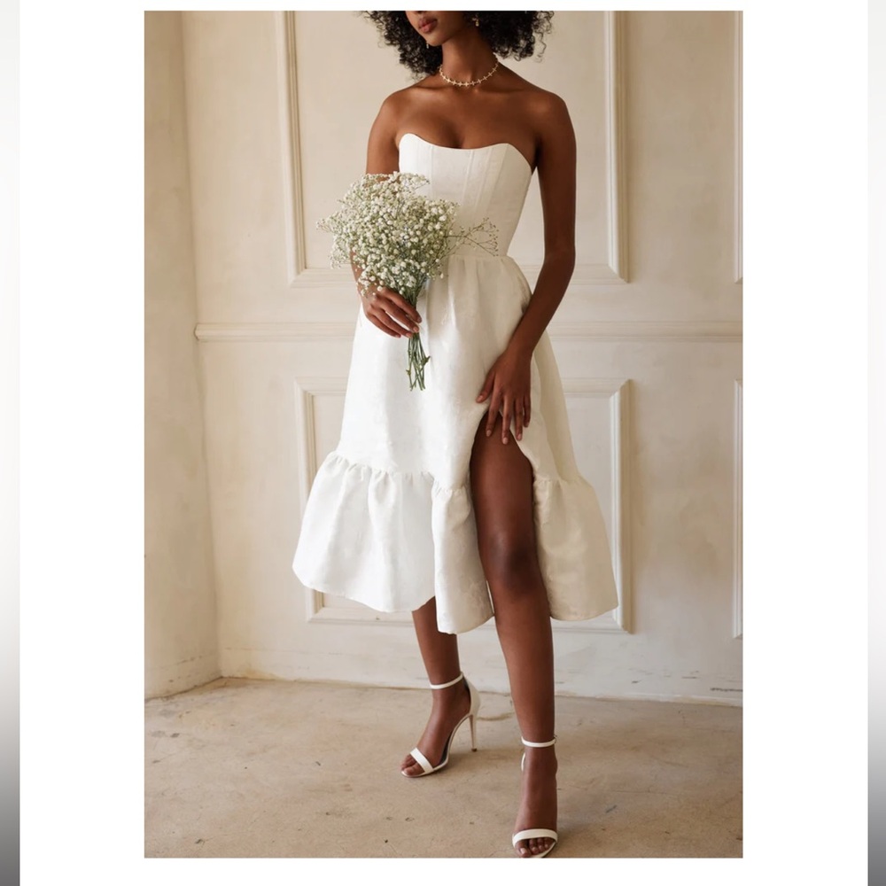 V. Chapman Virginia Dress in Baroque White Floral